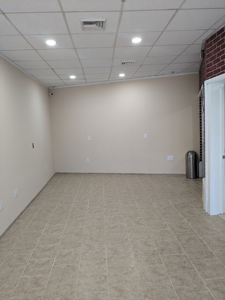 Building Photo - 851 Jackson St