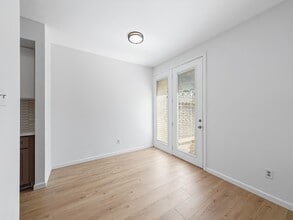 Building Photo - 2139 Lake Village Dr