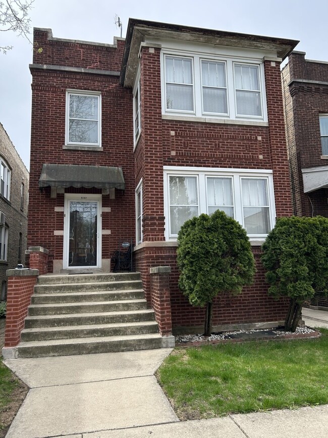 Building Photo - 5107 W Cullom Ave