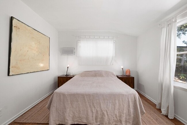 Building Photo - Fully Furnished: Mid-Century w/views of Griffith Observatory in the Hollywood Hills!