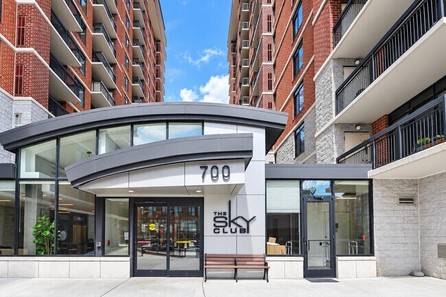 Building Photo - 700 1st St