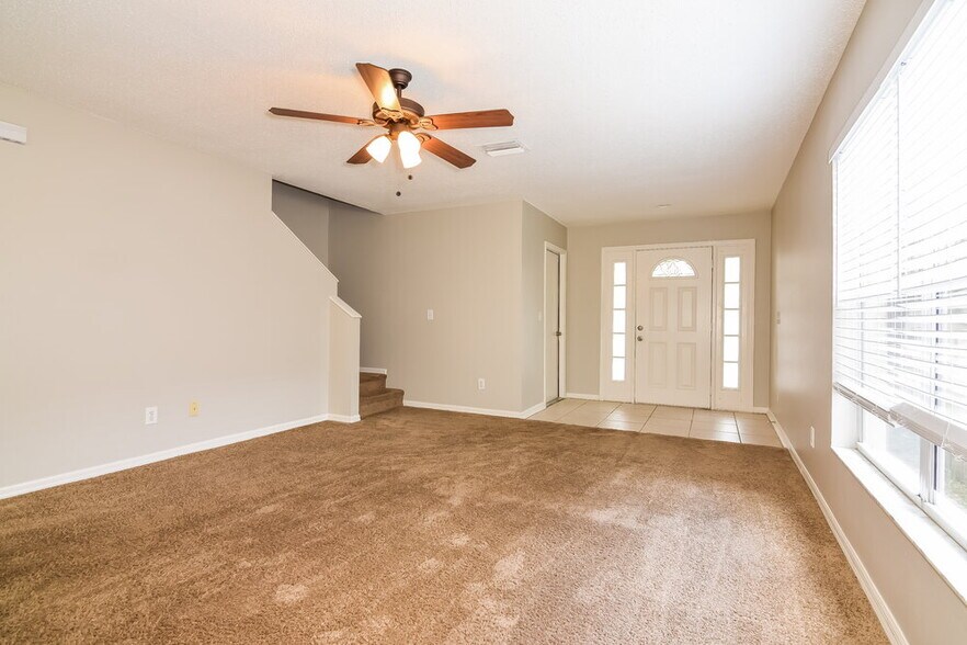 Building Photo - 725 Cape Cod Cir