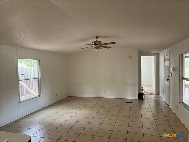 Building Photo - 222 Buckhorn Dr