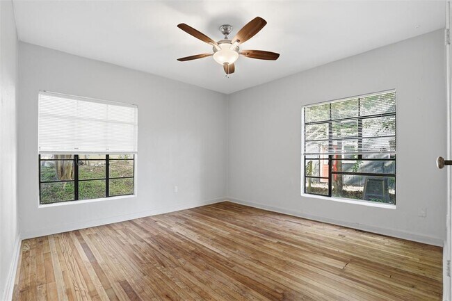 Building Photo - 3901 Wrightwood Rd