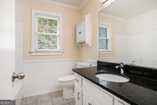 Building Photo - 2884 Spruce Cir