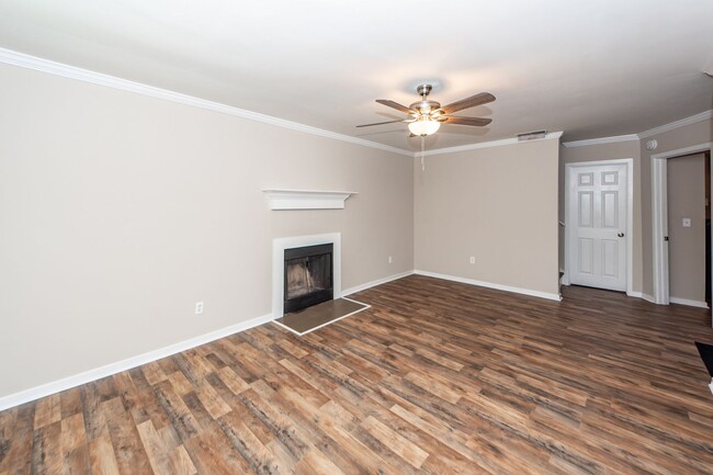 Building Photo - 2 Bedroom 2.5 Bath Townhouse in The Arbor ...