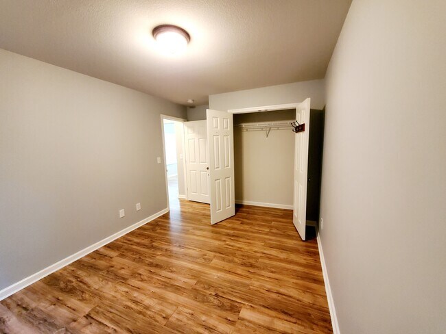 Building Photo - 169 Sedgewick Dr
