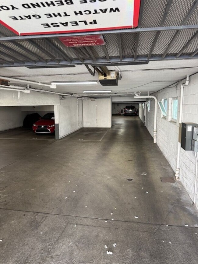 Building Photo - Modern Alamitos Beach 2 bedroom Condo plus...