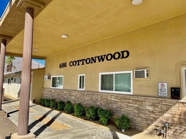 Building Photo - 686 E Cottonwood Rd
