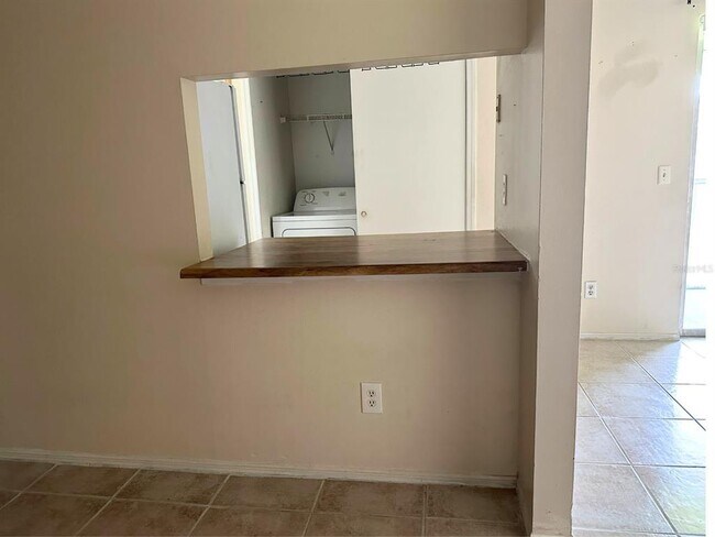 Building Photo - 4240 Pershing Pointe Pl