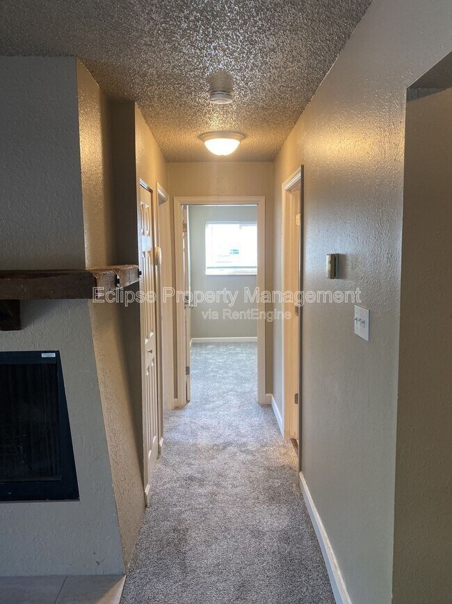 Building Photo - 502 Bell Ct