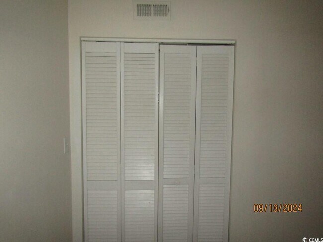 Building Photo - 1500 Cenith Dr