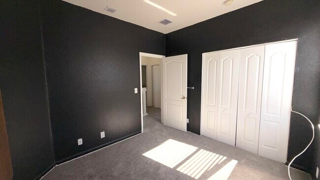 Building Photo - 5919 Walnut Park Ln