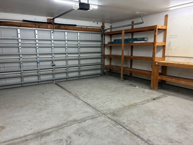 Building Photo - 3BD/ 2BA house in popular Bellegrove