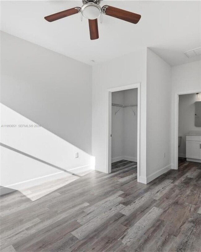 Building Photo - 10087 Amicola St