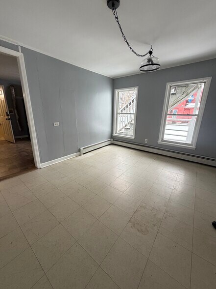 Building Photo - 452 Manchester St