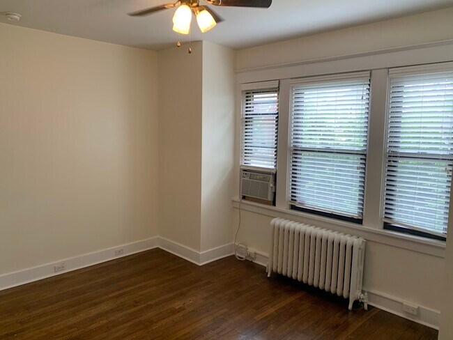 Building Photo - 6401 Bartlett St