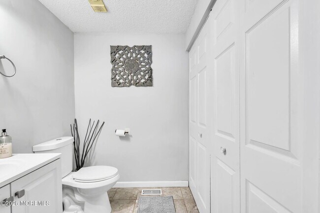 Building Photo - 22 Compass Ln