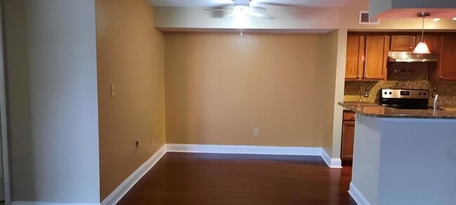 Building Photo - 4200 Thornbriar Ln