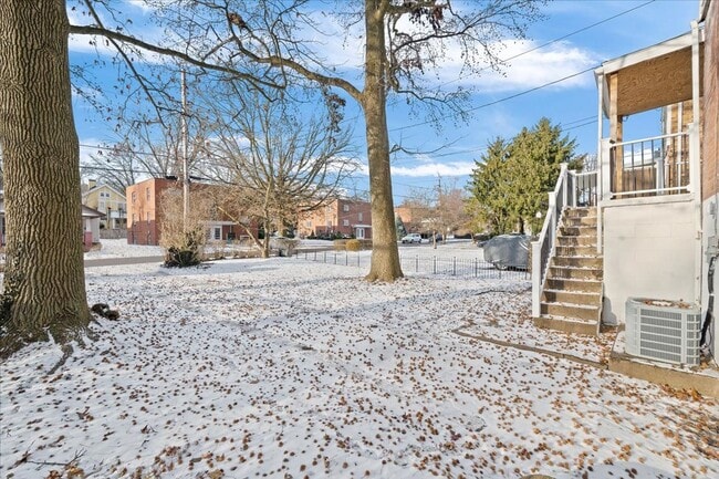 Building Photo - 3 Bedroom, 1 Bathroom Rental in Avalon