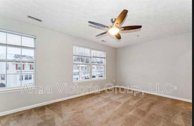 Building Photo - 16116 Edenwood Dr