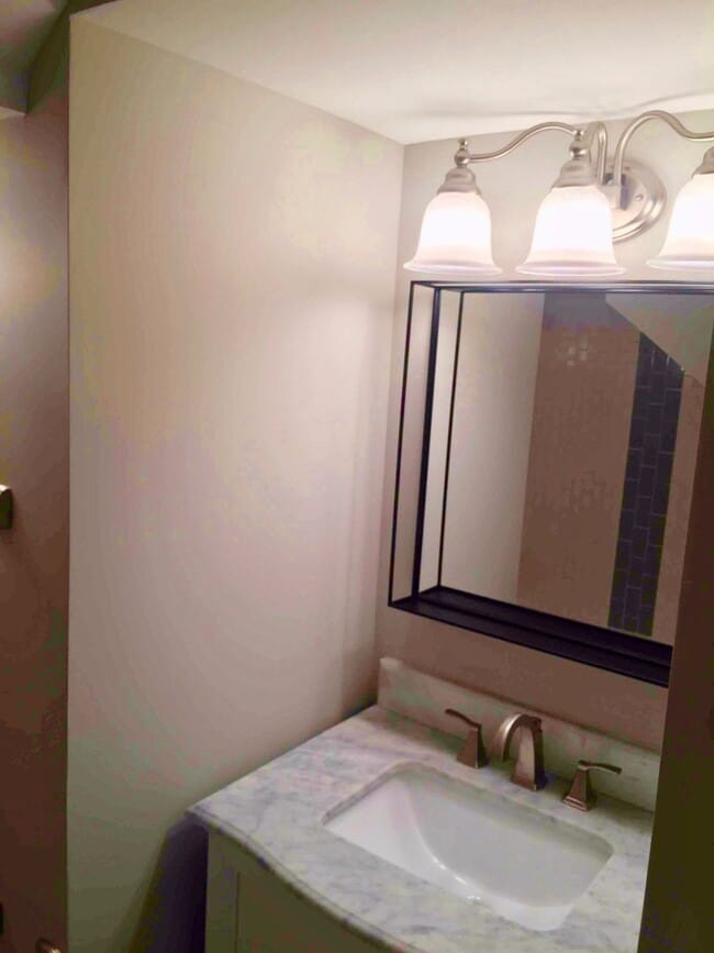 Building Photo - 816 Ash St