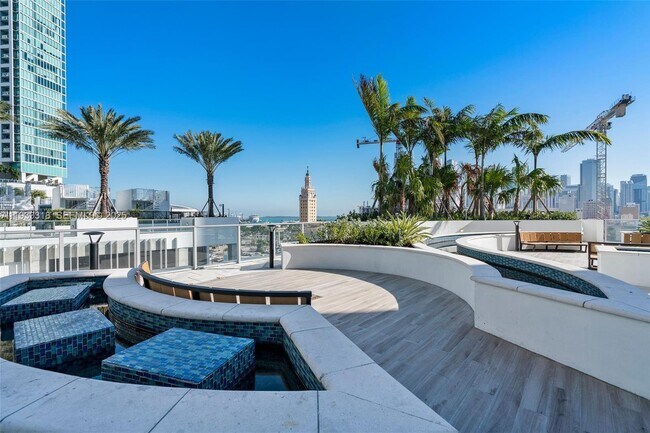 Building Photo - 851 NE 1st Ave