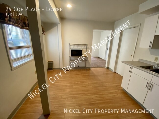 Building Photo - 24 Coe Pl