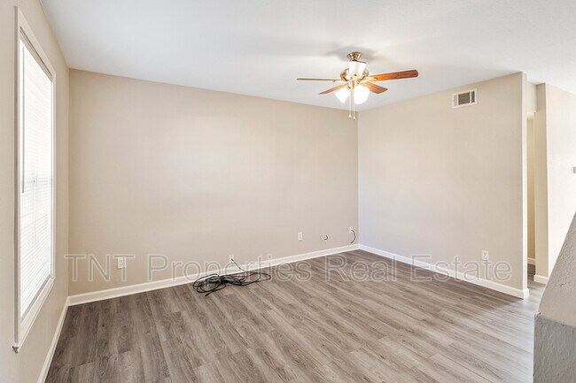 Building Photo - 2914 Prairie Flower Cir