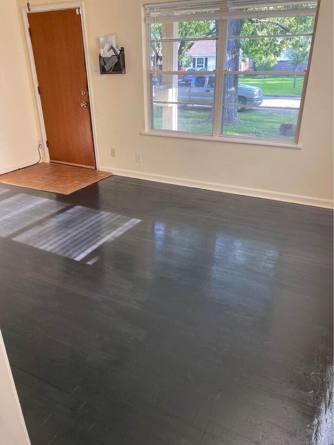 Building Photo - 6406 Schiller St