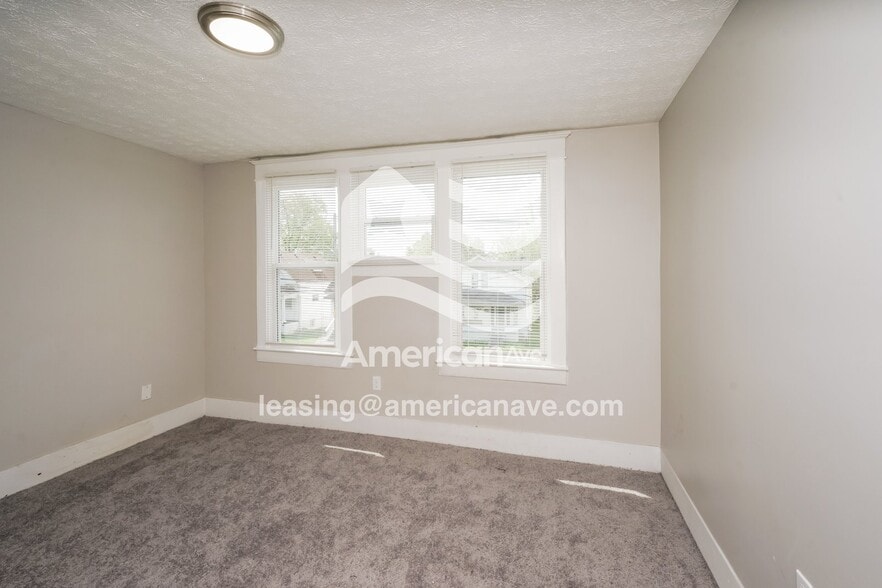 Building Photo - 515 W Whitney Ave