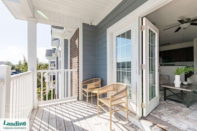 Building Photo - 2118 Silvercrest Dr