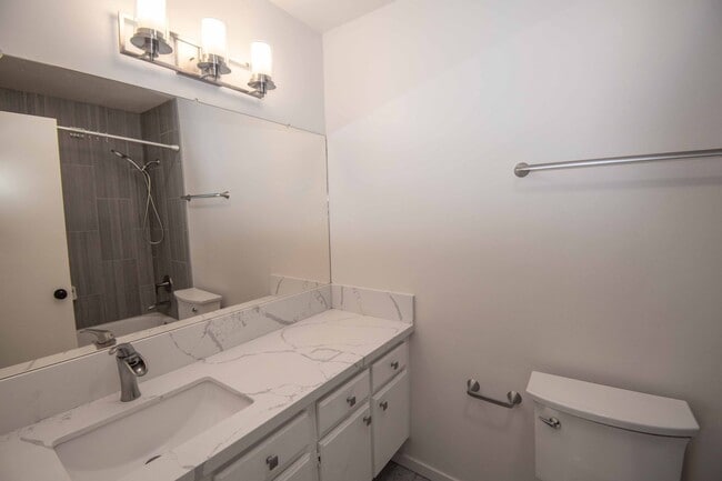 Building Photo - 3744 Pershing Ave
