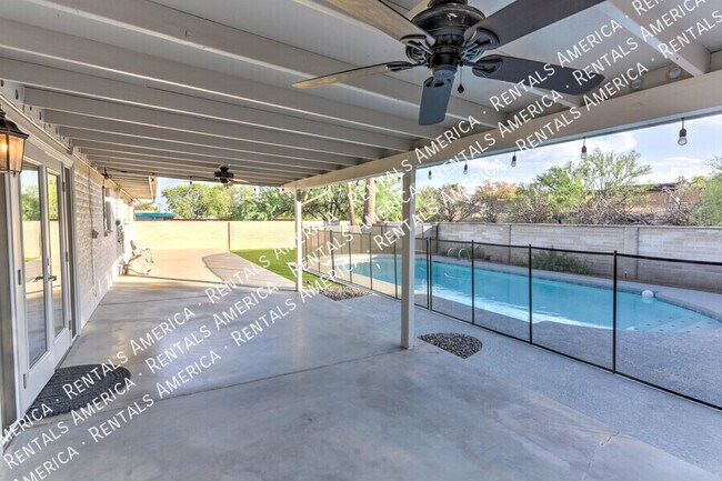 Building Photo - 7632 E Sabino Vista Dr
