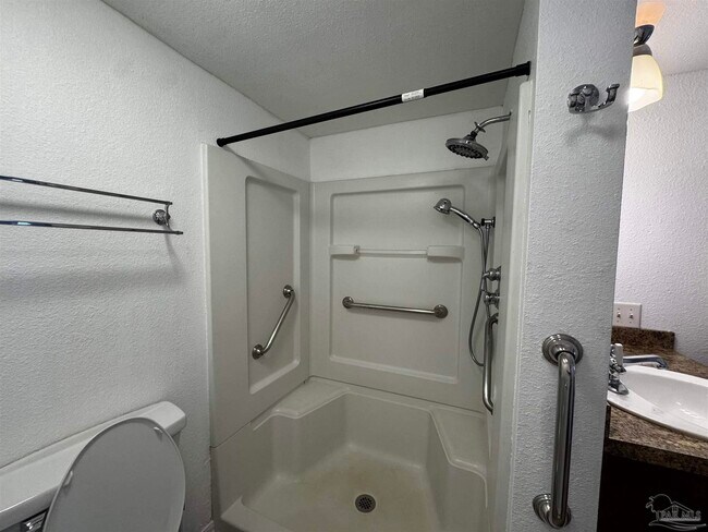 Building Photo - 5367 Locklin Ave