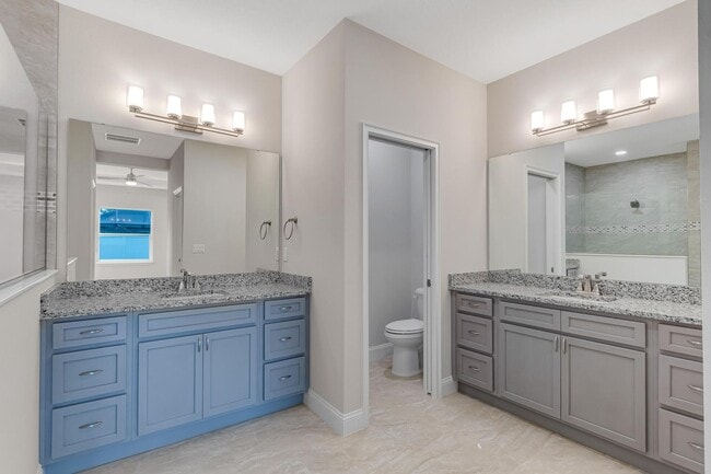Building Photo - 5 Eastvue Pl