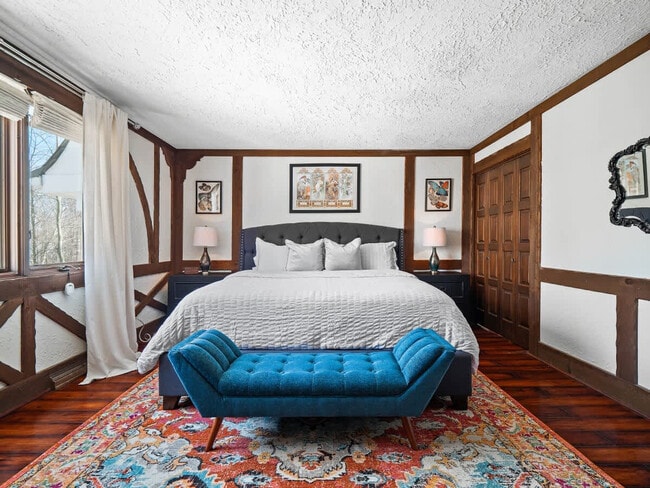 Building Photo - 1811 Breezewood Dr