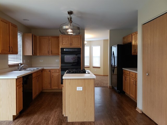 Building Photo - 7003 Sahara Dr