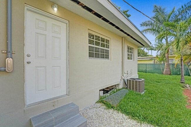 Building Photo - $1,995 435 NW 82ns Terrace Ter #2