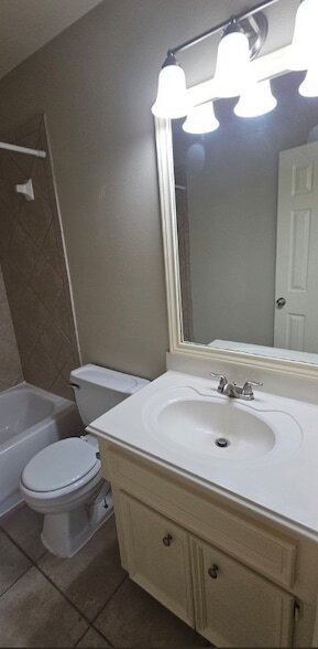 Building Photo - 706 Woodport Ln