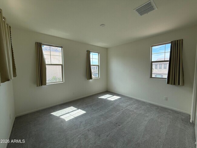 Building Photo - 263 E Lantana Dr