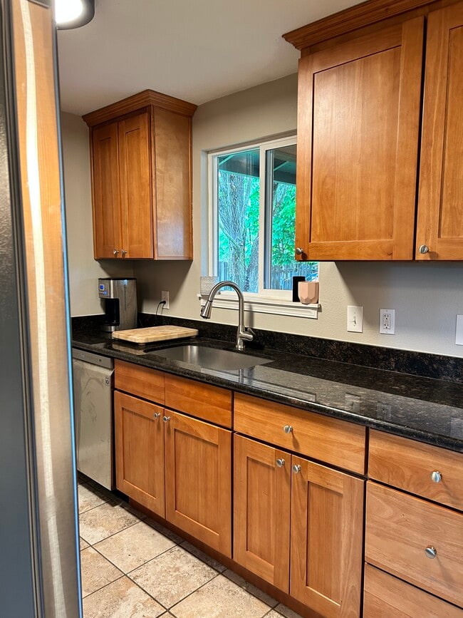 Building Photo - 2020 SW 196th Ave