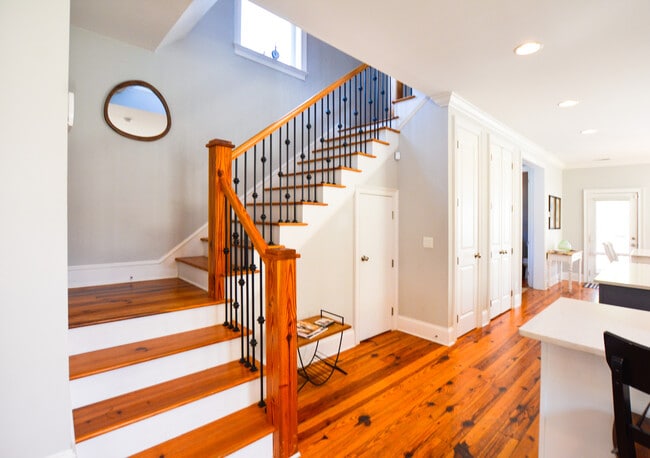 Building Photo - Fully Furnished Home in Downtown Charleston