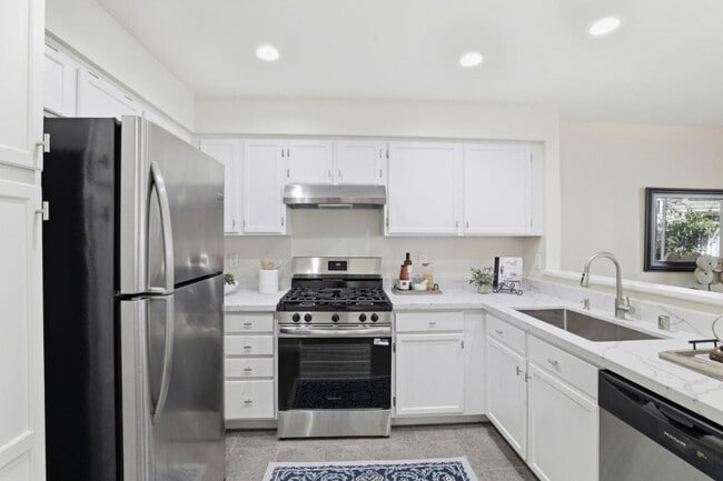 Building Photo - 6121 Lambeck Ln