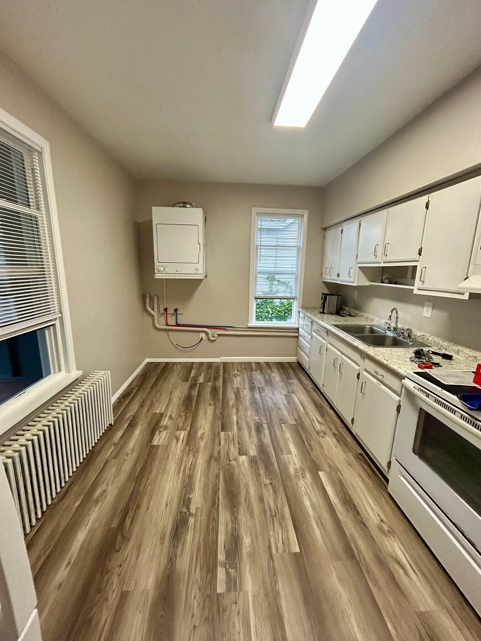 Building Photo - 216 W Vincent St