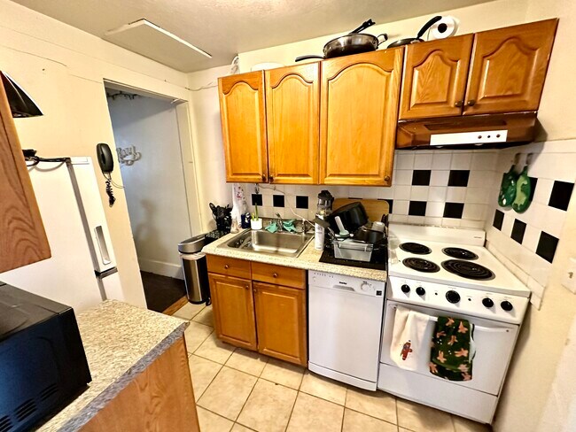 Building Photo - 7 Miner St