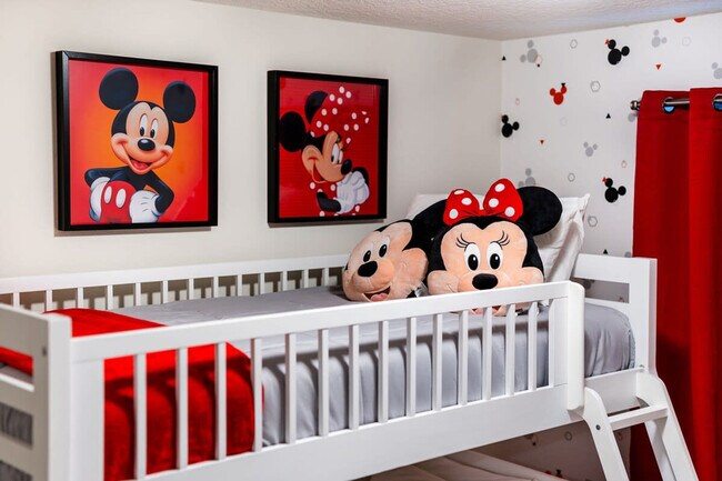 Building Photo - 2422 Dubai St