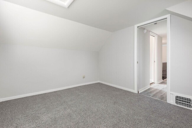 Building Photo - 2664 Kings Hwy