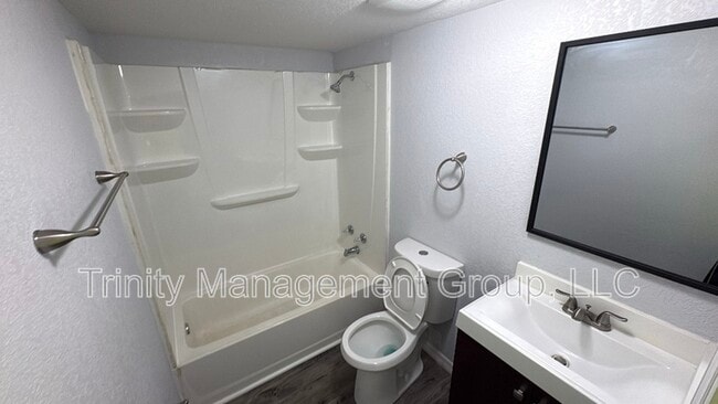 Building Photo - 2021 Pleasure Dr