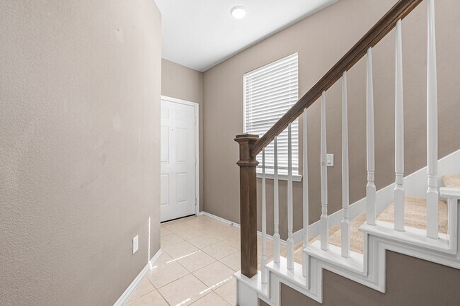 Building Photo - 9312 Bauer Vista Dr